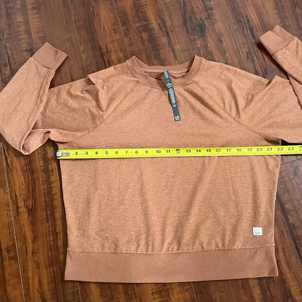 Vuori Halo Crew Top - Picture 7 of 9